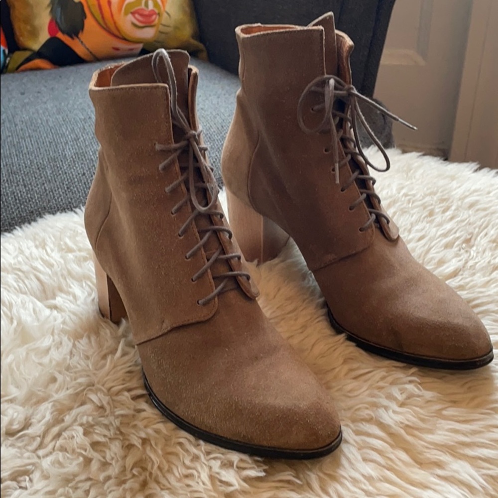 Coclico Women’s Angelina Bootie 37